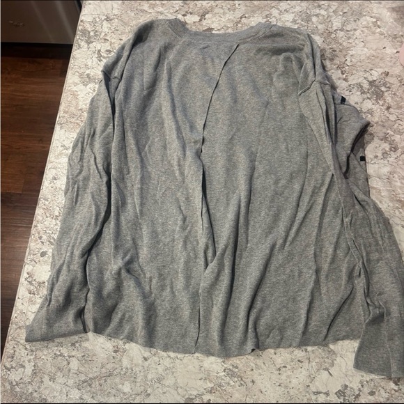 VS PINK Slit Back lightweight sweater Grey & Black NWOT Medium - Picture 9 of 10